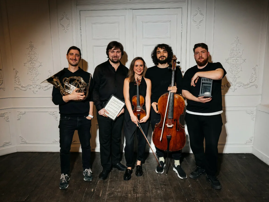 Simple Music Ensemble. Симфония любви при свечах